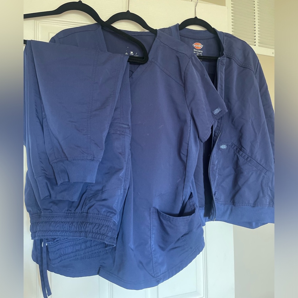 Dickies scrub set in navy blue. 2xl